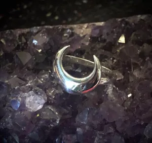 Crescent Moon Ring - Sterling Silver - Pagan - Moon Phase