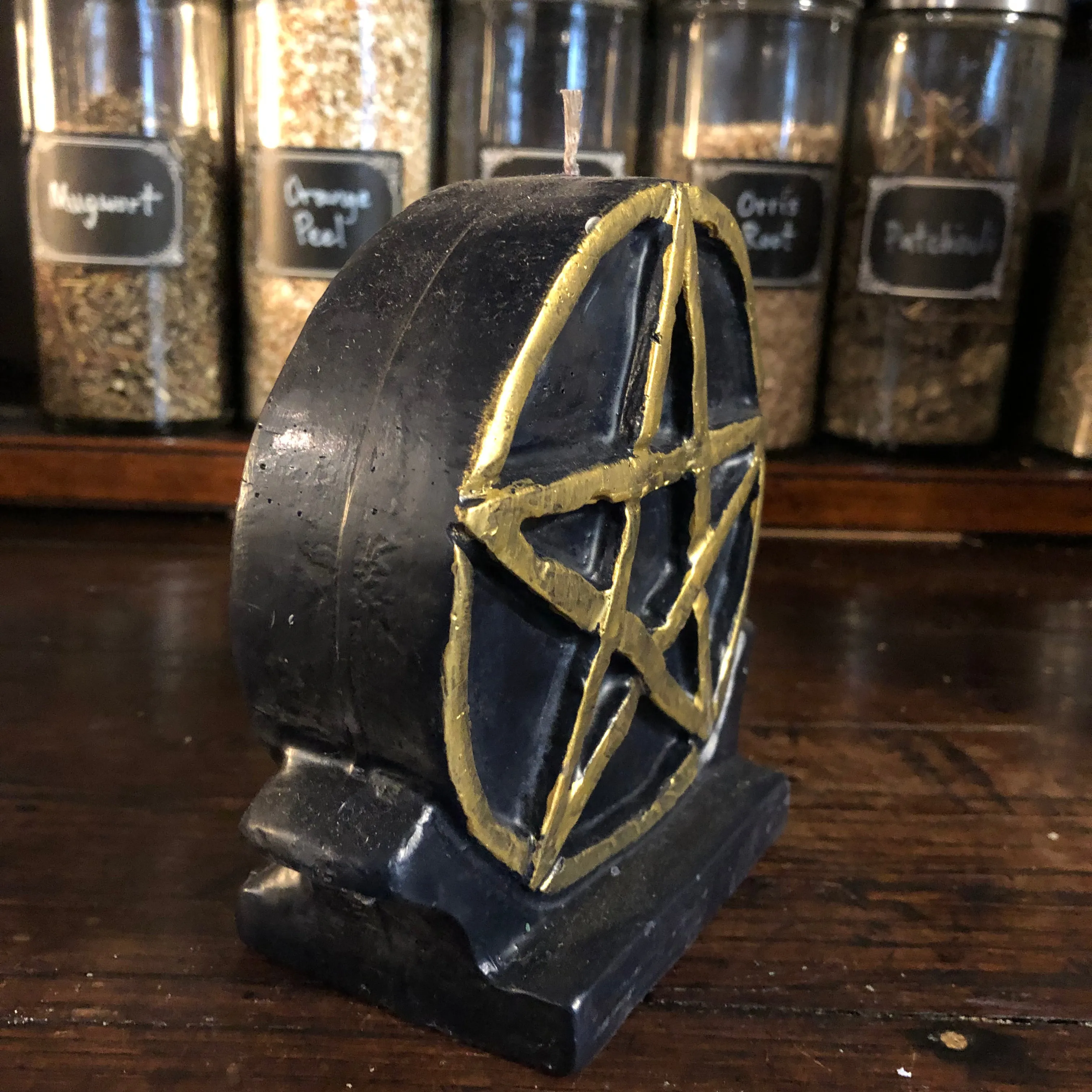 Pentagram - Altar - Beeswax - Black/Gold - Figure Candle