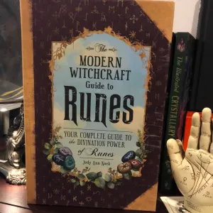 The Modern Witchcraft Guide to Runes By Judy Ann Nock